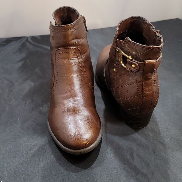 UNISA POINTED TOE WOMEN"S ZIP CLOSURE BLOCK HEEL BOOT - Picture 5 of 16